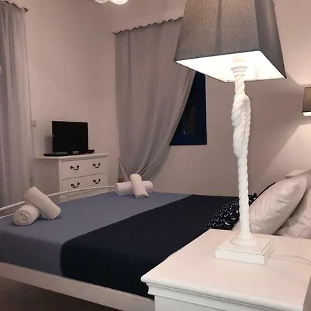 Estella's House דירה